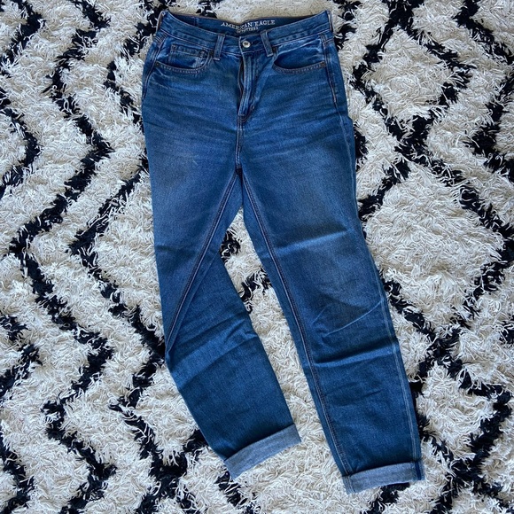High Waisted American Eagle Mom Jeans - Picture 2 of 4